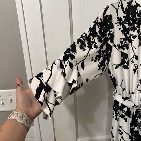 Floral Long Sleeve Dress - Picture 3 of 7